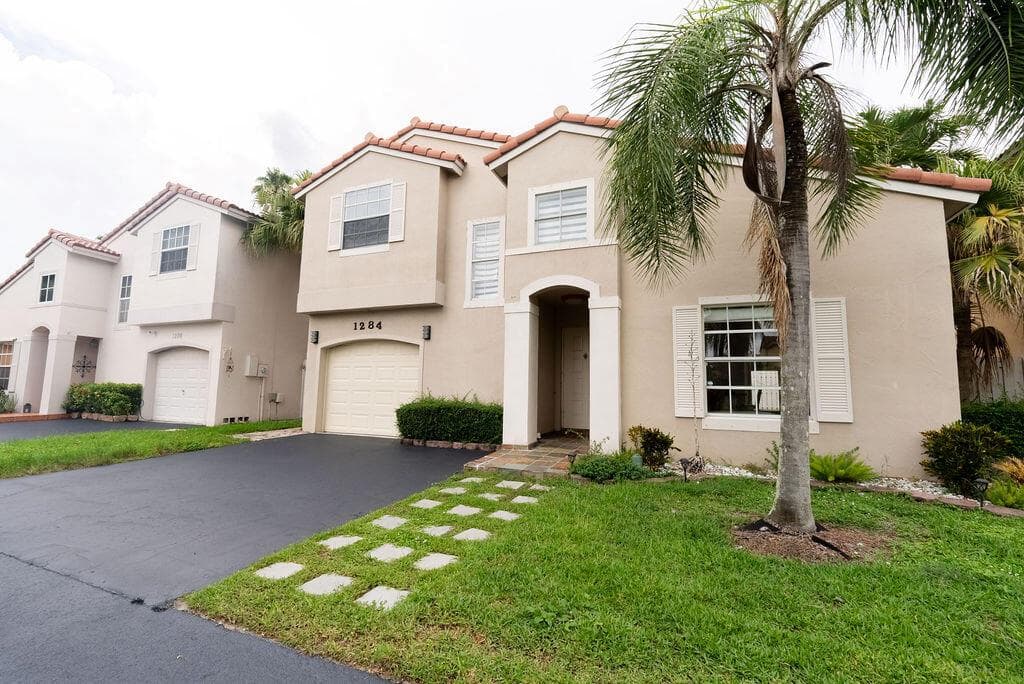 1284 NW 125th Terrace, Sunrise FL 33323 photo 5