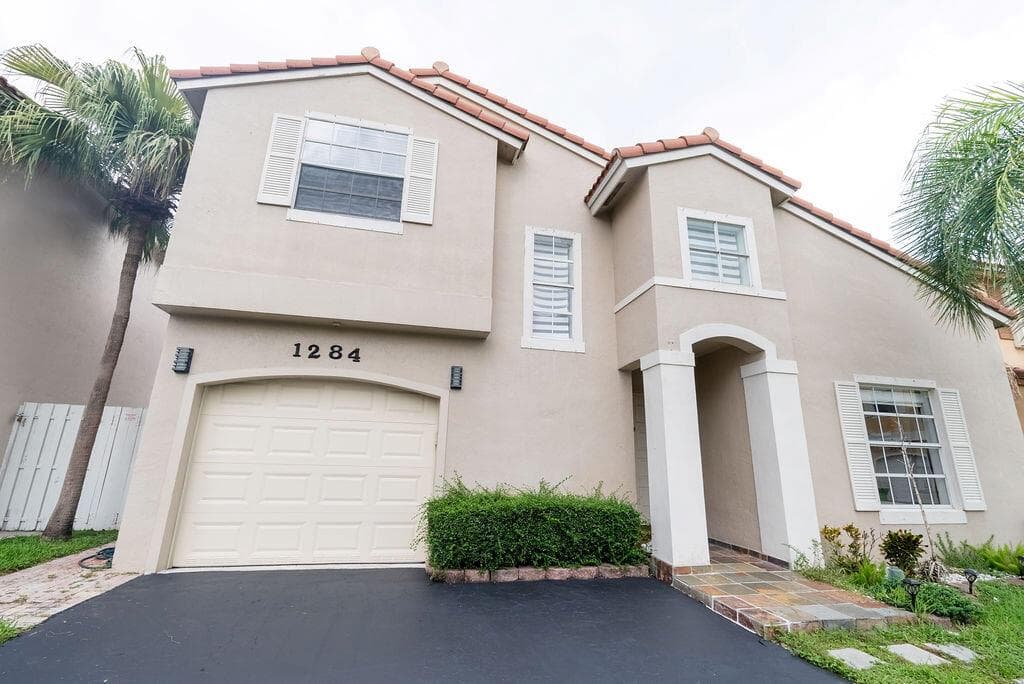 1284 NW 125th Terrace, Sunrise FL 33323 photo 4