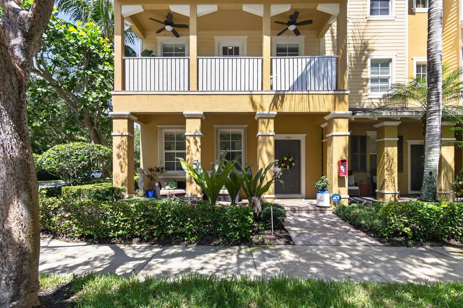 128 W Royal Palm Circle # 101, Jupiter FL 33458 photo 2