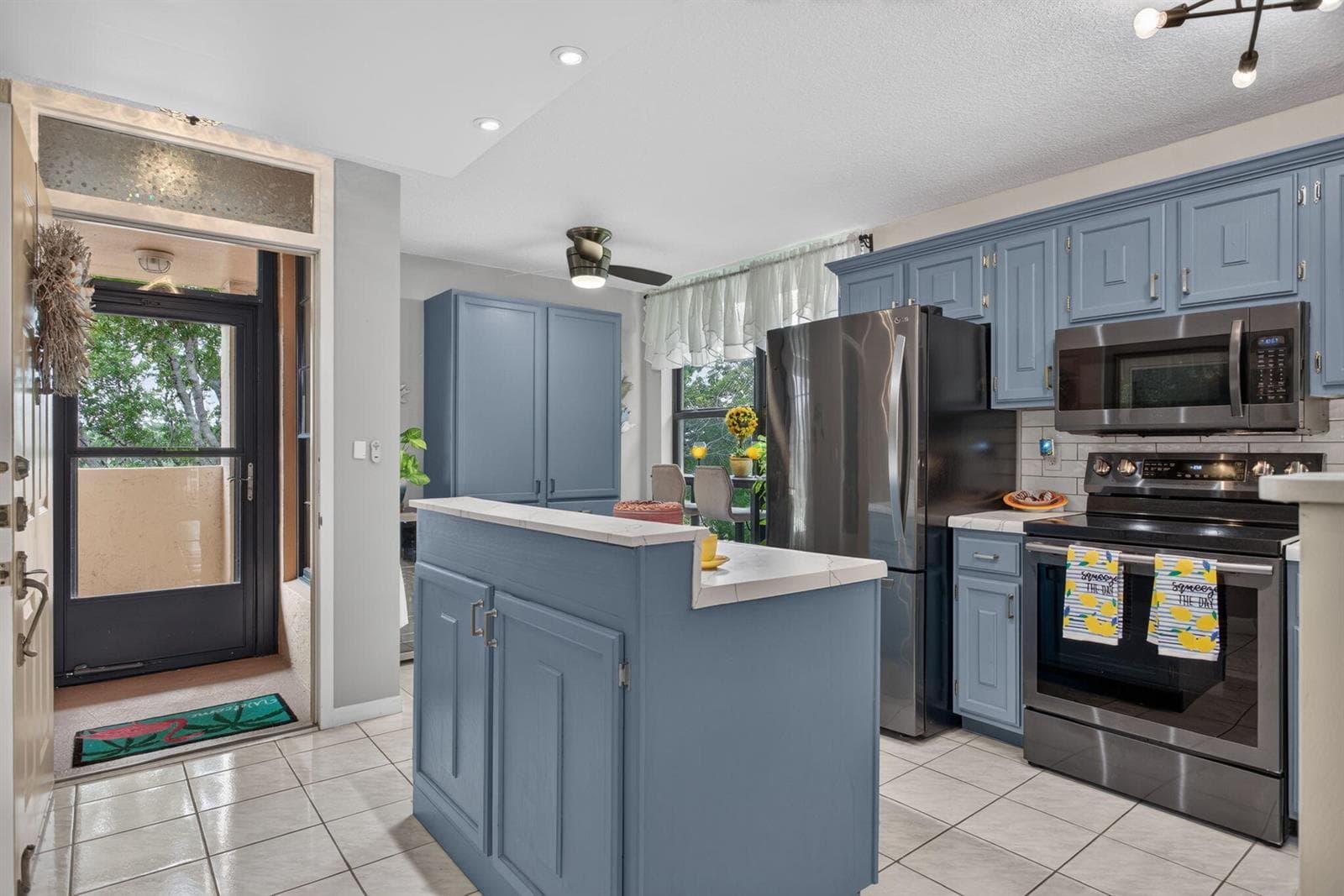 6048 Coral Lake Drive, Margate FL 33063 photo 4