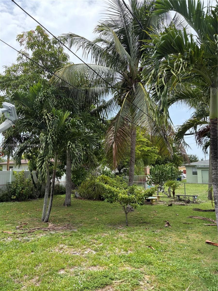 613 NW 5 CT, Hallandale Beach FL 33009 photo 4