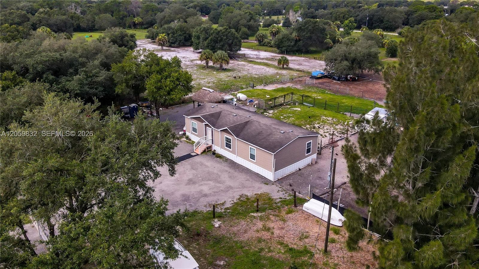 130 S Nogal ST, Clewiston FL 33440 photo 2