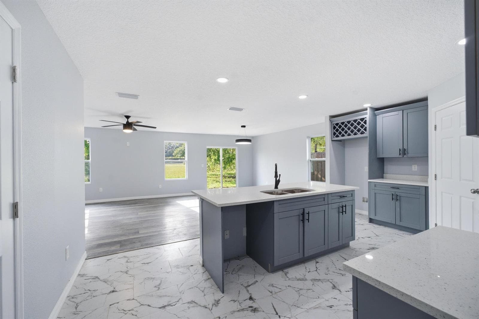 4327 Bessie Circle E, Jacksonville FL 32209 photo 4