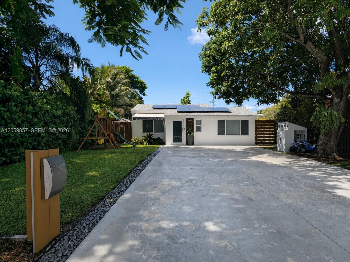 1740 NE 181st St, North Miami Beach FL 33162 photo 3