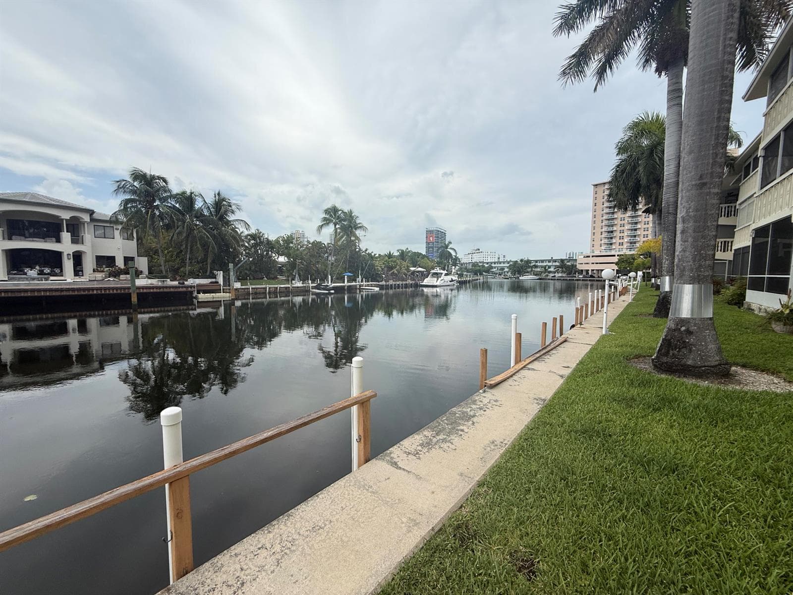 460 Paradise Isle Boulevard # 101, Hallandale Beach FL 33009 photo 3