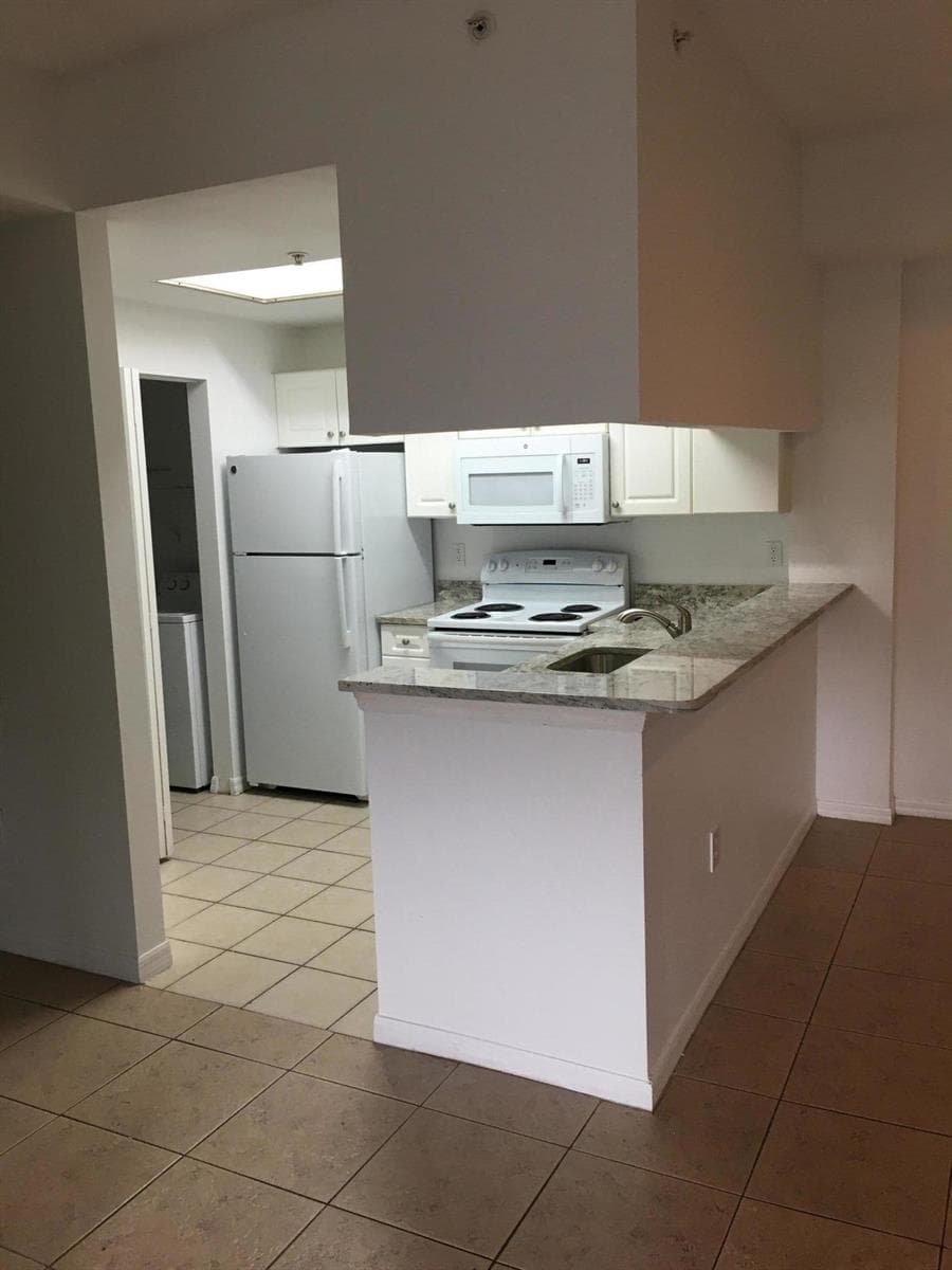 2801 SARENTO Place # 302, Palm Beach Gardens FL 33410 photo 2