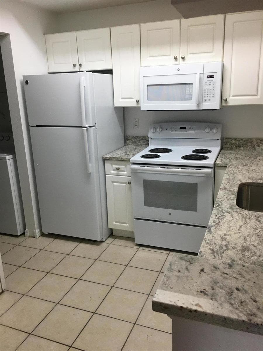 2801 SARENTO Place # 302, Palm Beach Gardens FL 33410 photo 3