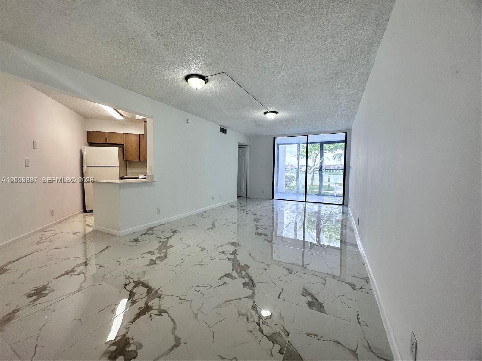 212 Lake Pointe Dr # 107, Oakland Park FL 33309