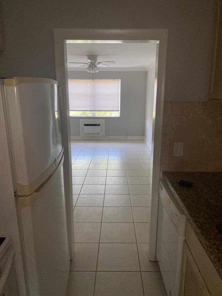 1150 E SAMPLE Road # 207, Pompano Beach, FL 33064 photo 3