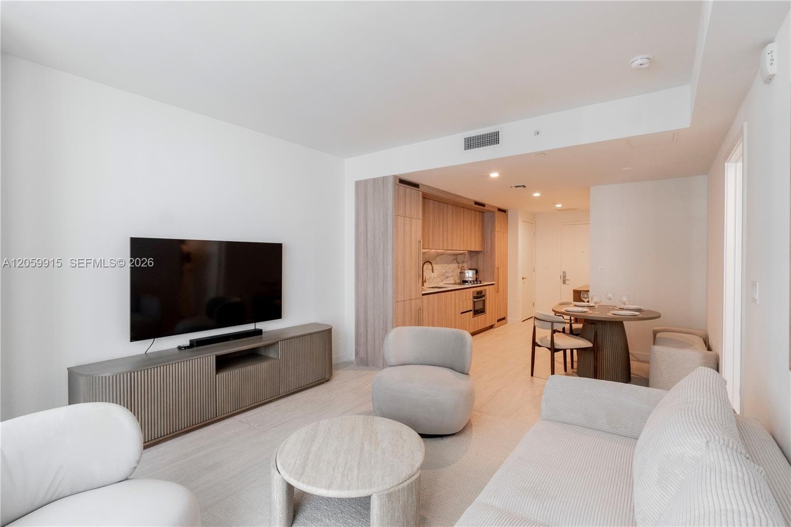 77 SE 5th St # 1910, Miami FL 33131 photo 3