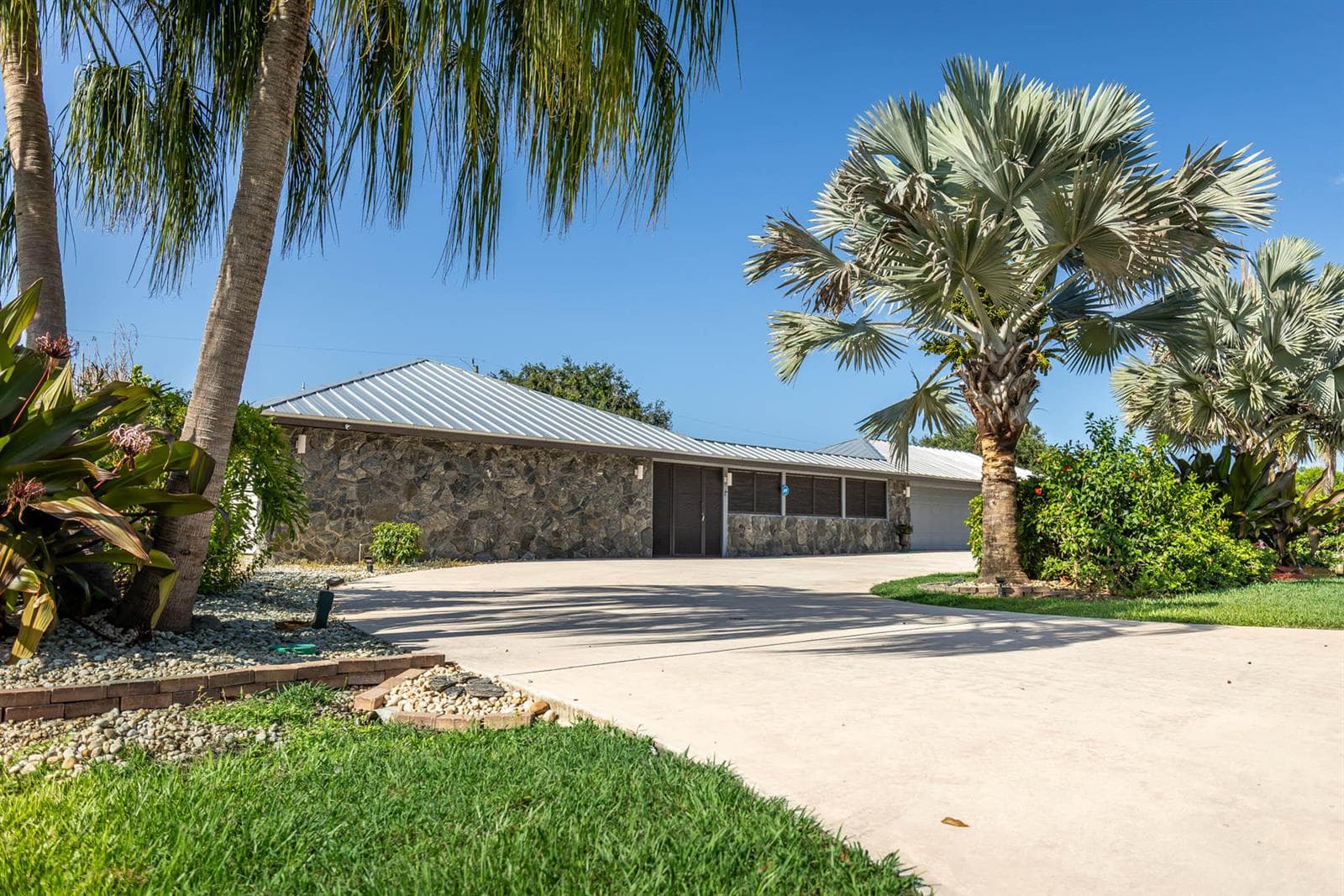 3504 FONTANEDA Avenue, Fort Pierce FL 34947 photo 4