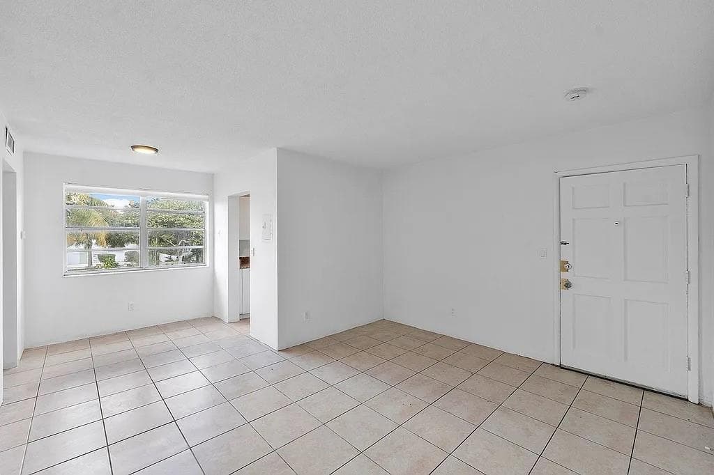 14950 N Miami Avenue # 6, Miami FL 33168 photo 2