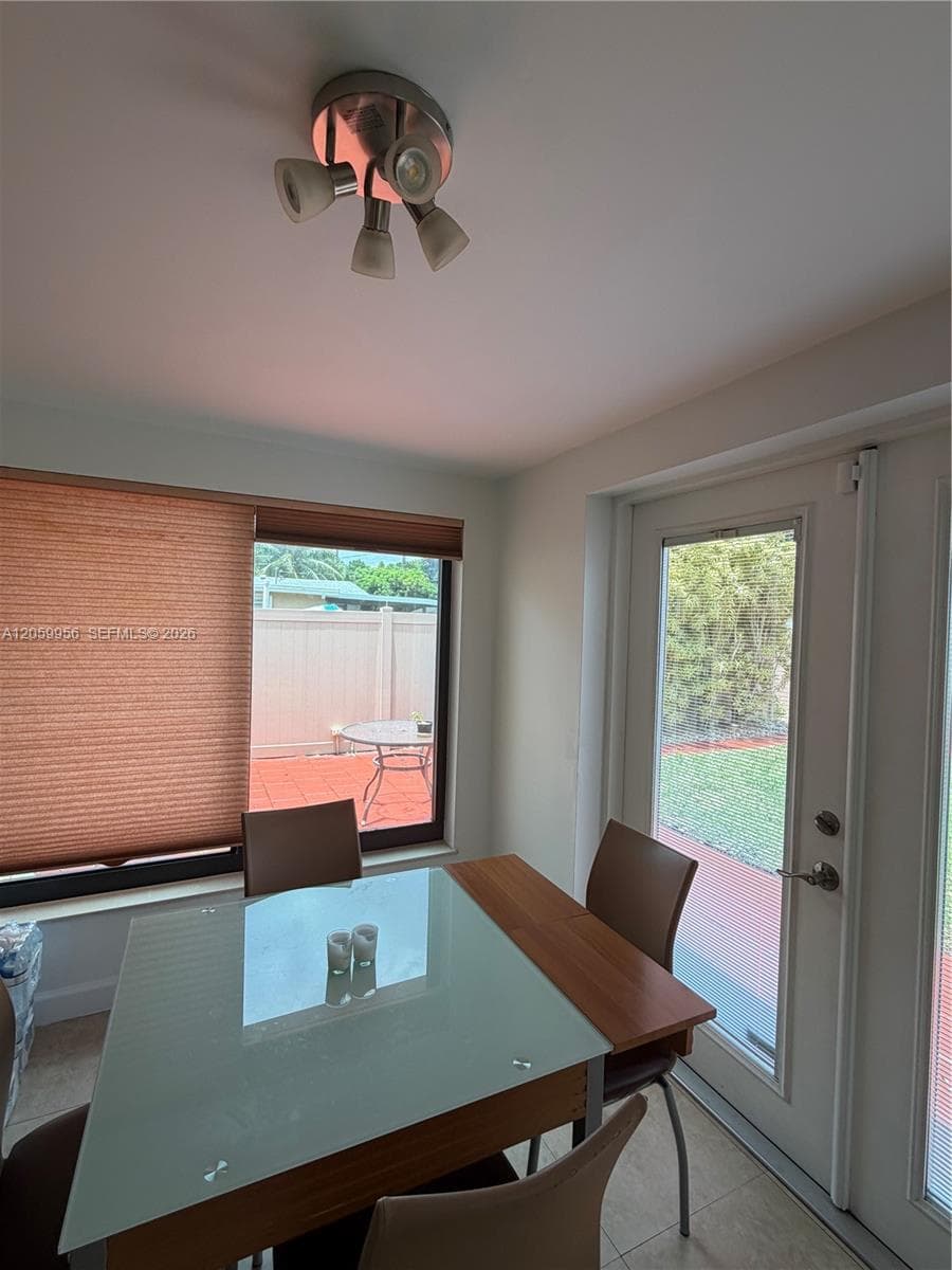 6717 Raleigh St, Hollywood FL 33024 photo 2