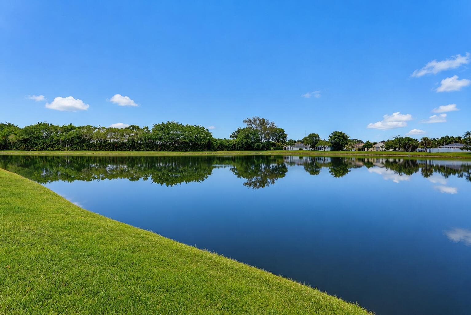 9123 PINE SPRINGS Drive, Boca Raton FL 33428 photo 2
