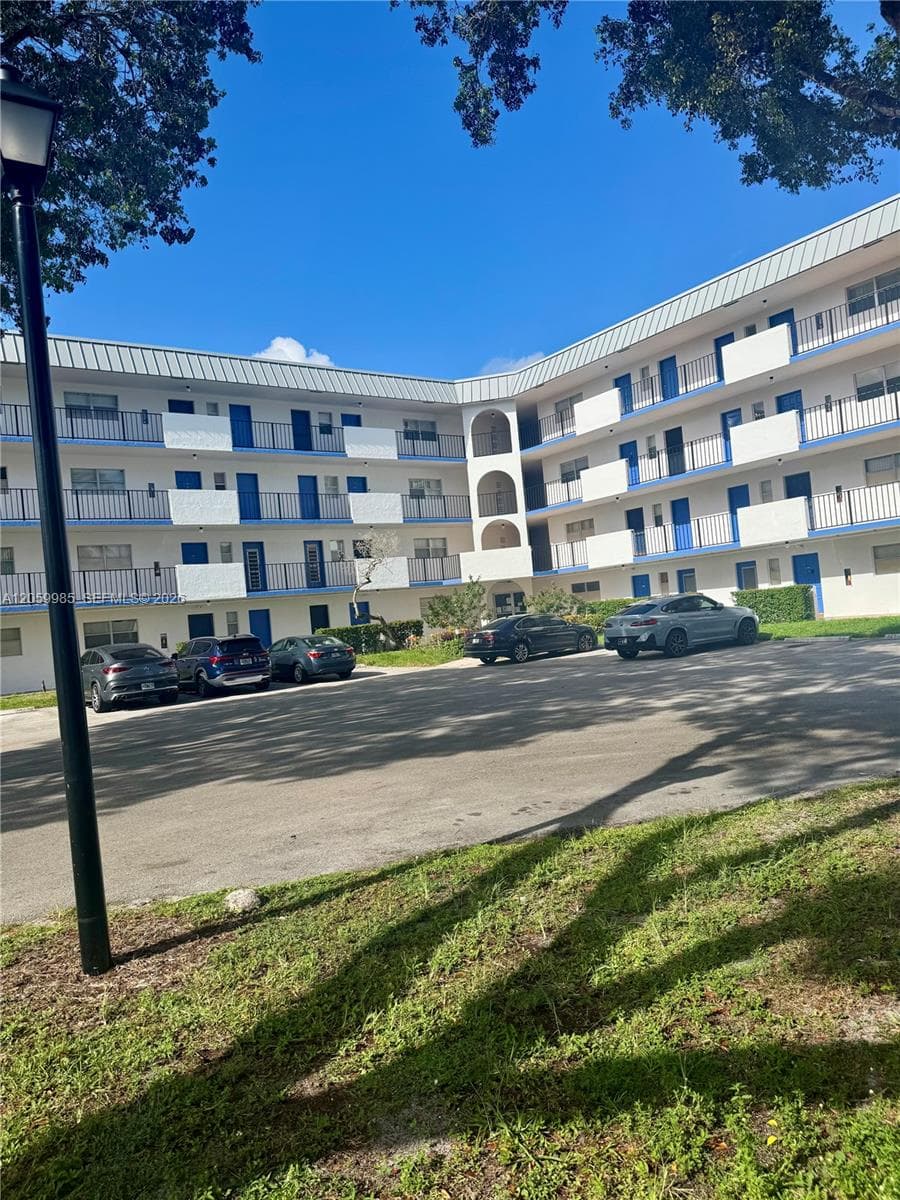6361 N Falls Cir Dr # 311, Lauderhill FL 33319