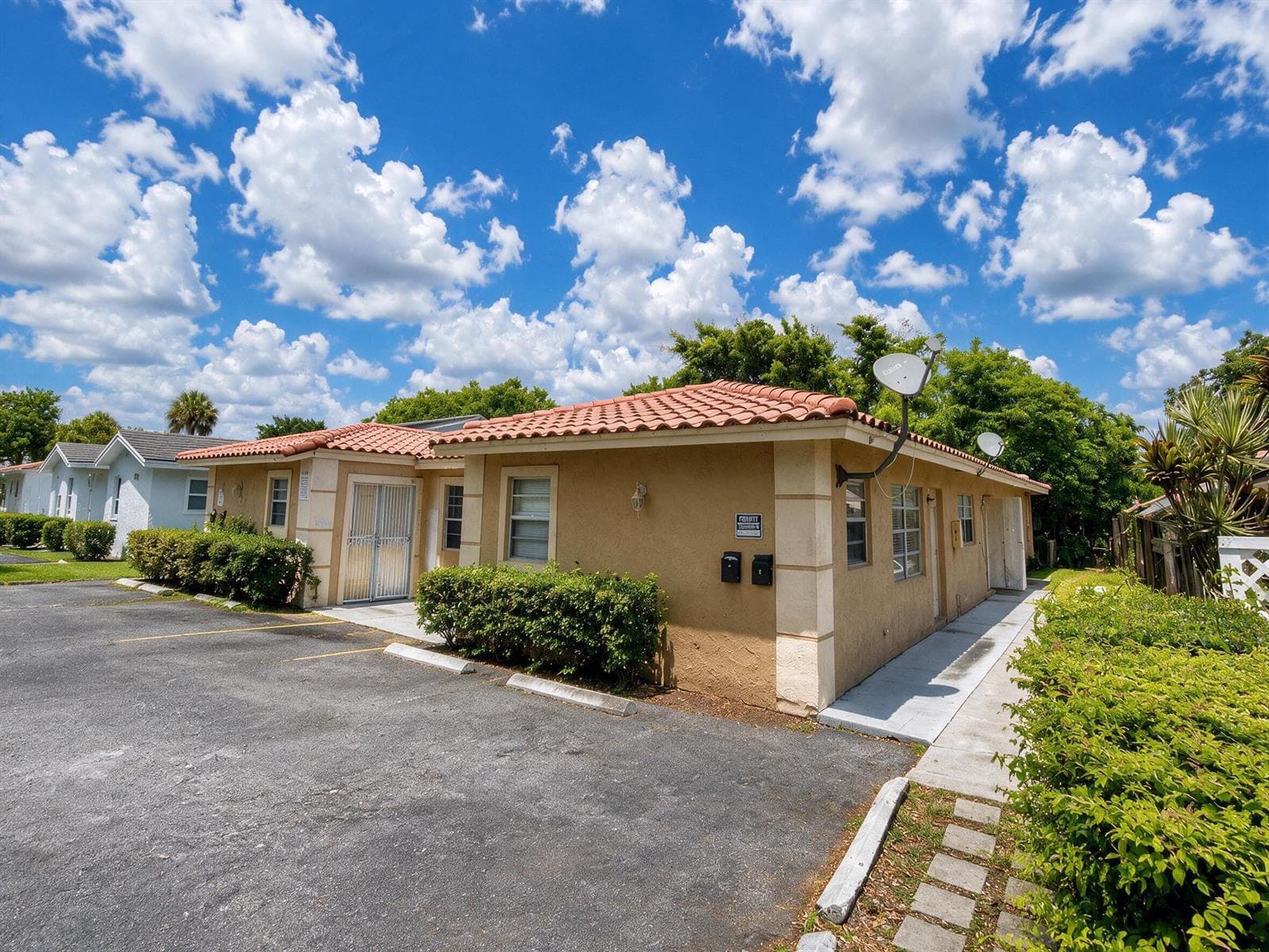 4125 WOODSIDE Drive # 4, Coral Springs FL 33065 photo 2