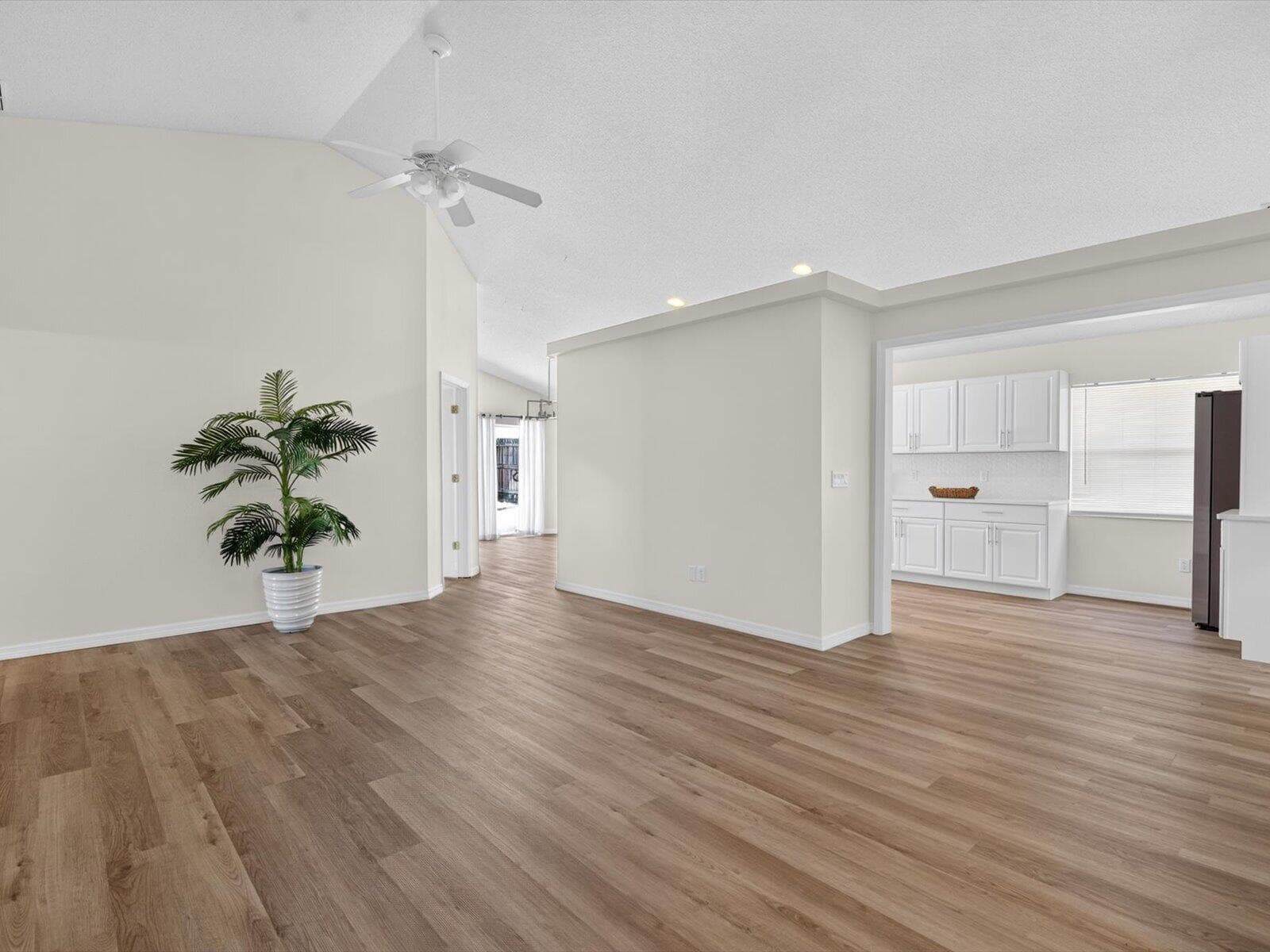 459 Halstead Drive, Davenport FL 33897 photo 3