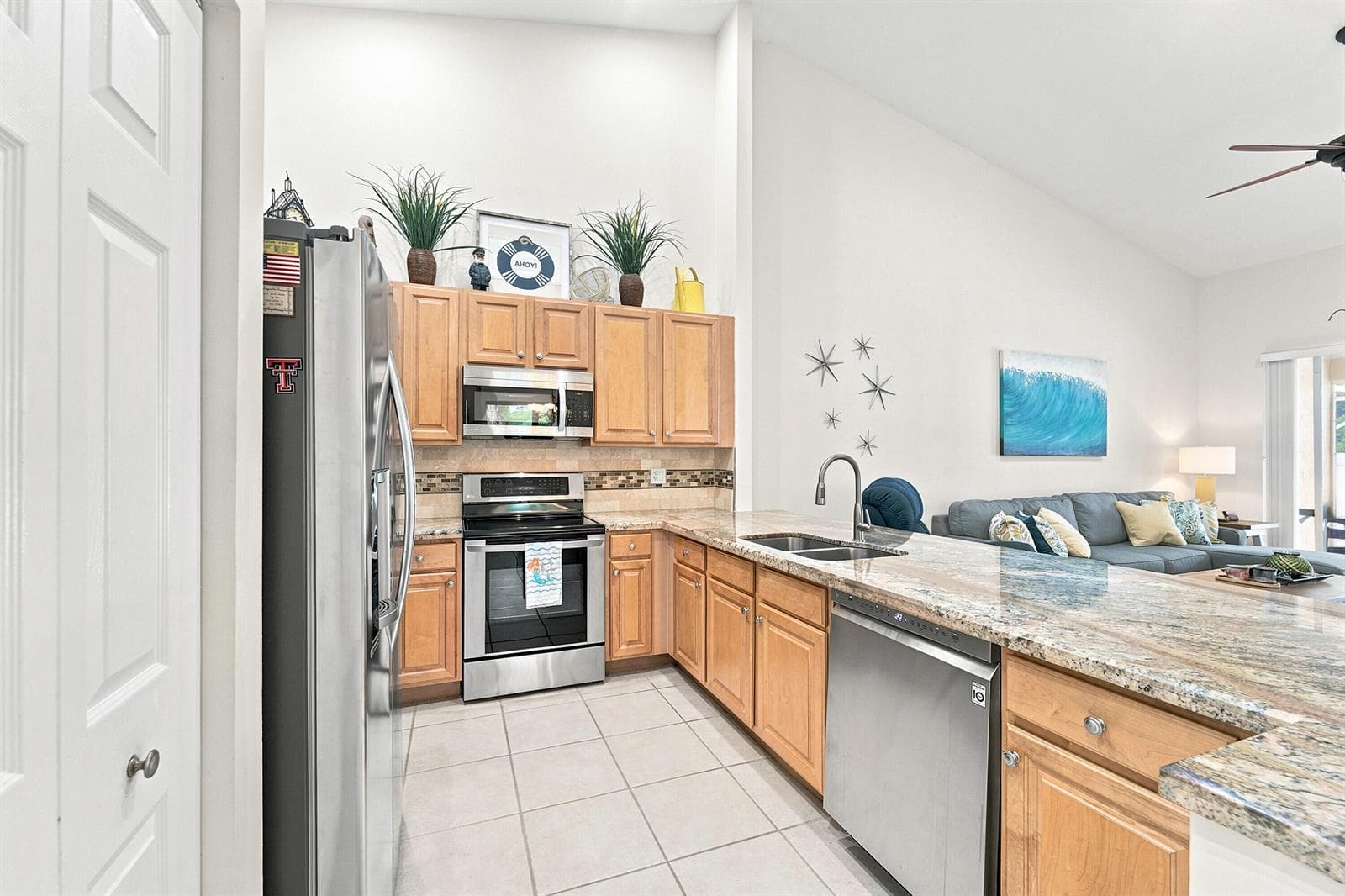 368 W Coral Trace Circle, Delray Beach FL 33445 photo 2