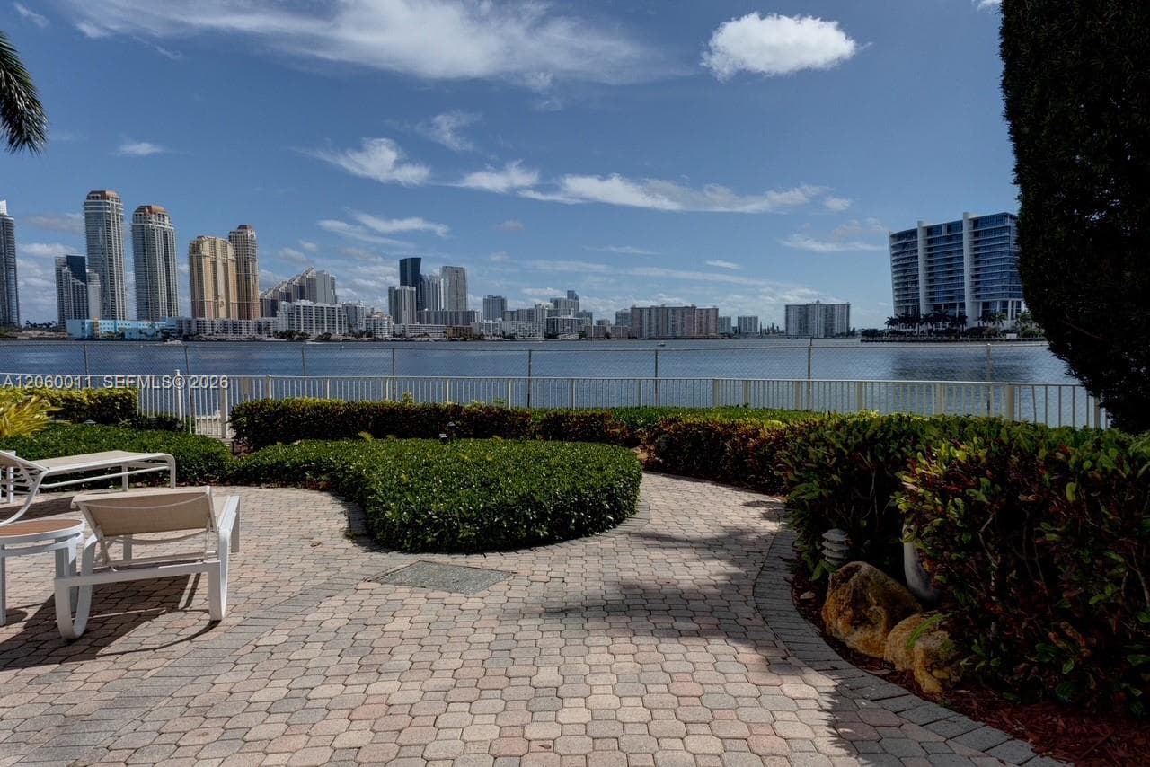 3600 Mystic Pointe Dr # 613, Aventura FL 33180 photo 4