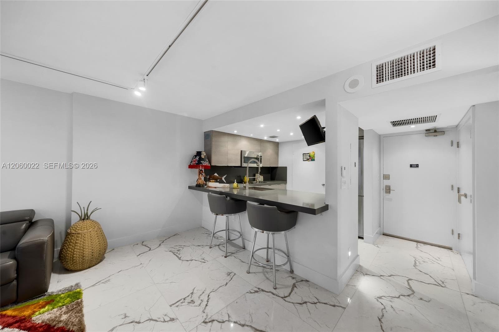 465 Ocean Dr # 303, Miami Beach FL 33139 photo 4