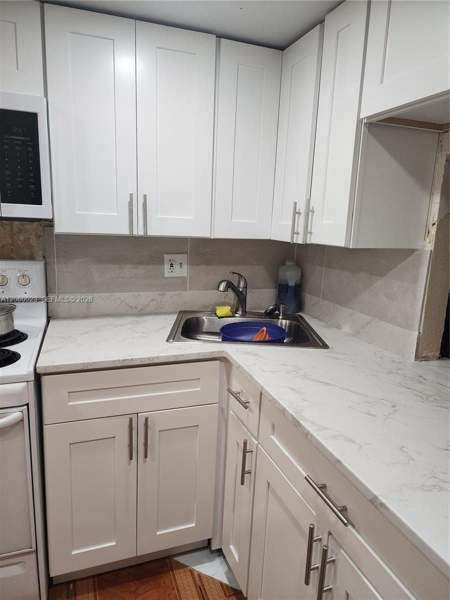 5975 NW 25th St, Sunrise FL 33313 photo 3