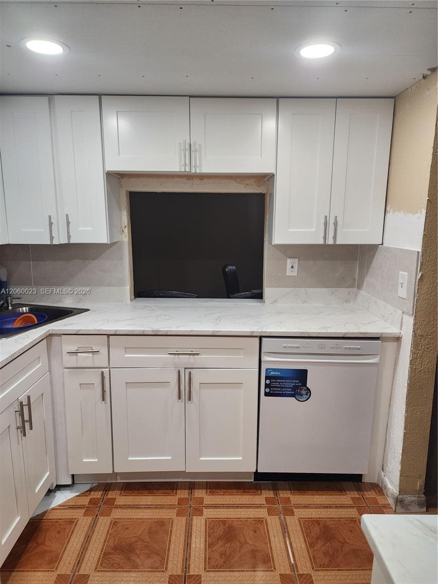 5975 NW 25th St, Sunrise FL 33313