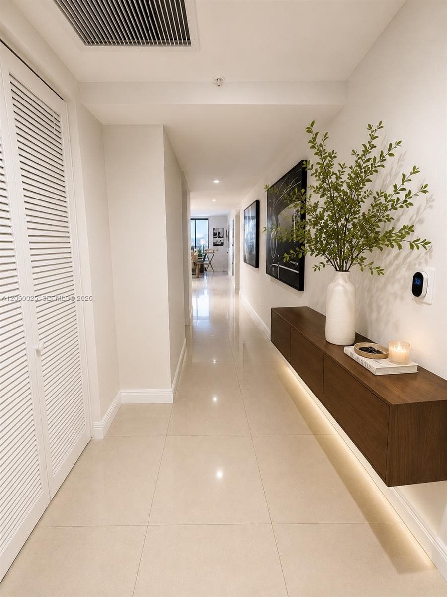 185 SW 7th St # 2503, Miami FL 33130 photo 3