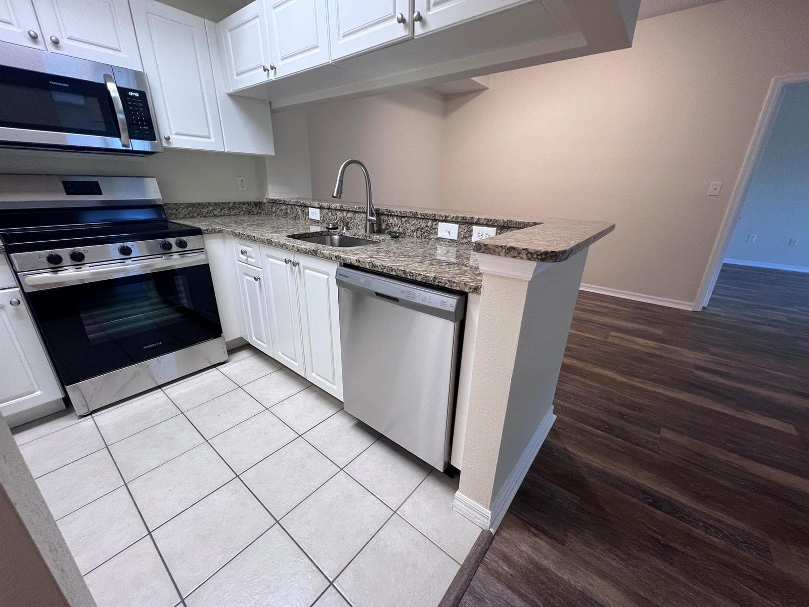 2802 SARENTO Place # 302, Palm Beach Gardens FL 33410 photo 3