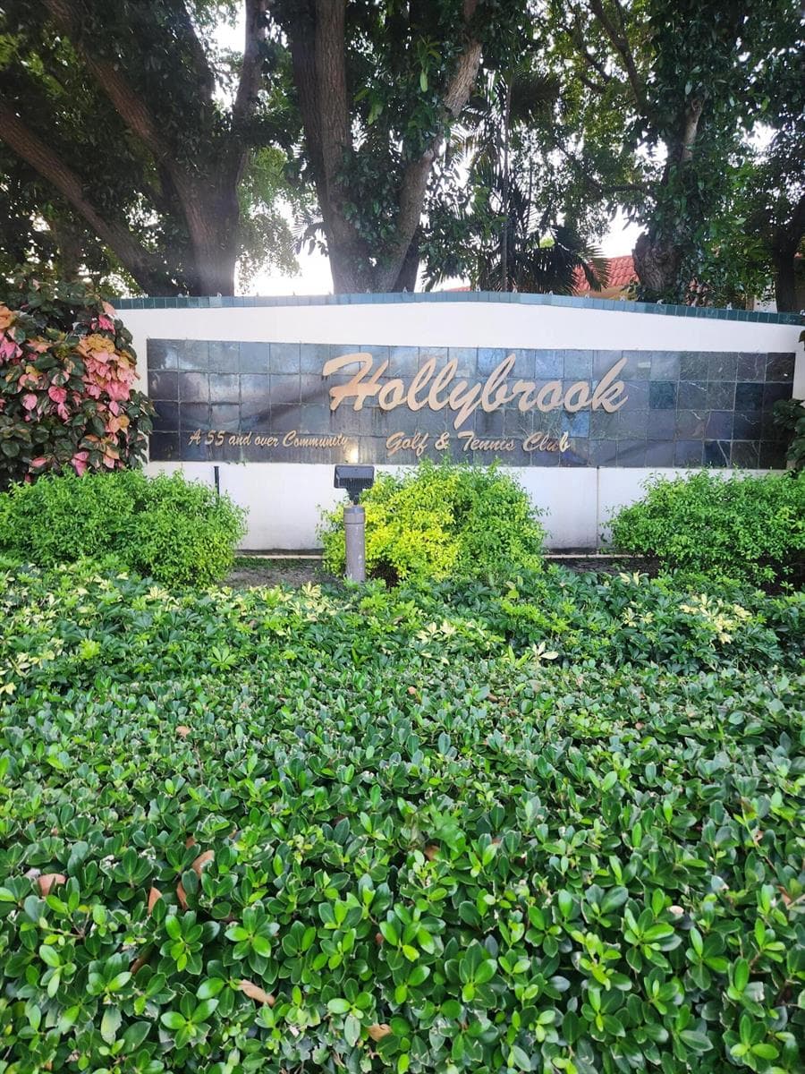 811 S Hollybrook Drive S # 206, Pembroke Pines FL 33025