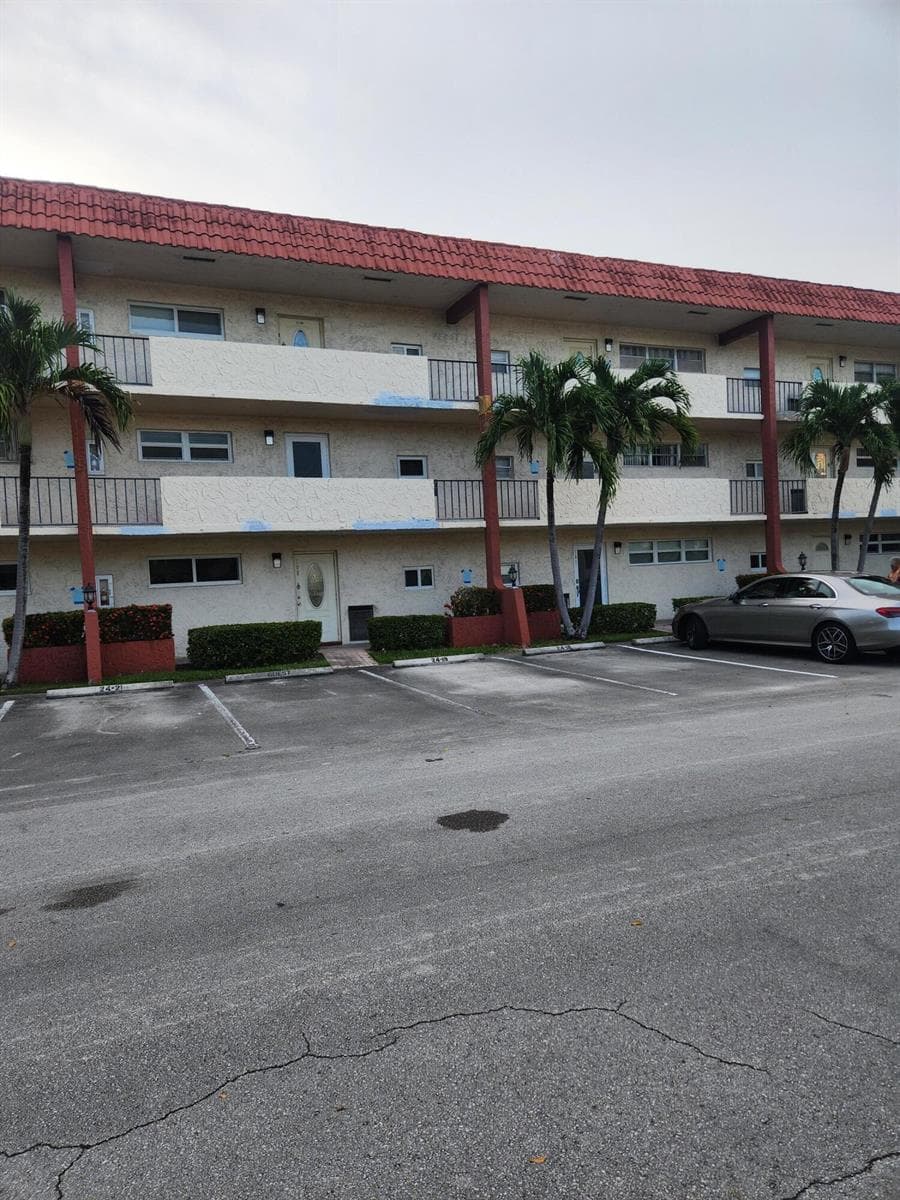 811 S Hollybrook Drive S # 206, Pembroke Pines FL 33025 photo 4