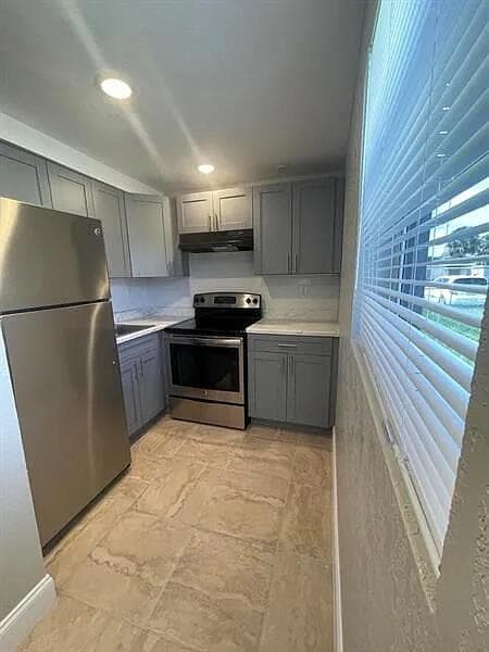 2505 AVENUE L, Fort Pierce FL 34947 photo 2