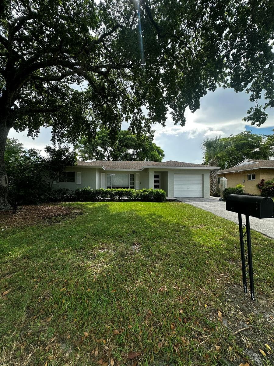 8211 NW 91st Avenue, Tamarac FL 33321