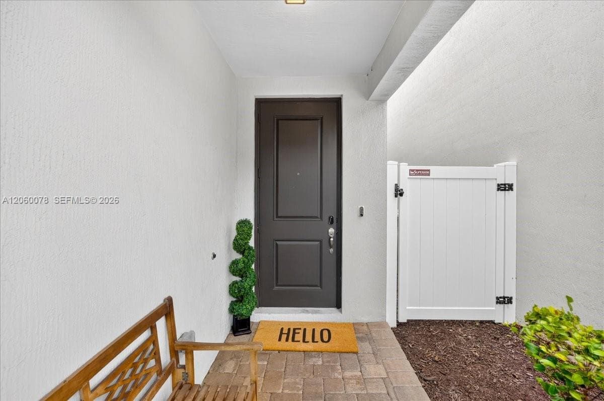 425 NW 33rd Ln, Pompano Beach FL 33069 photo 2