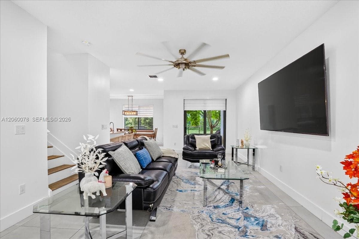 425 NW 33rd Ln, Pompano Beach FL 33069 photo 4