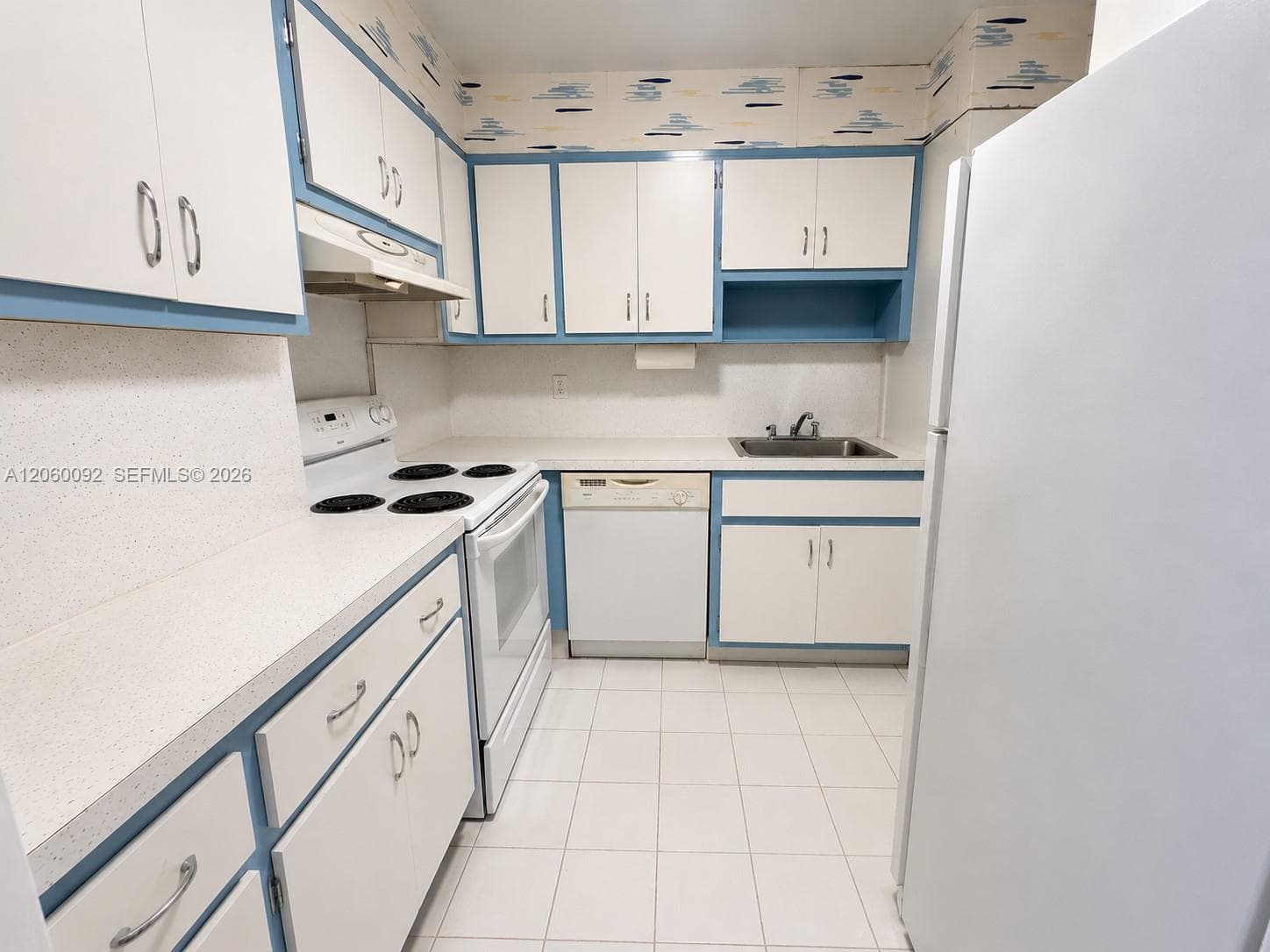 220 Kings Point Dr # 211, Sunny Isles Beach FL 33160 photo 3