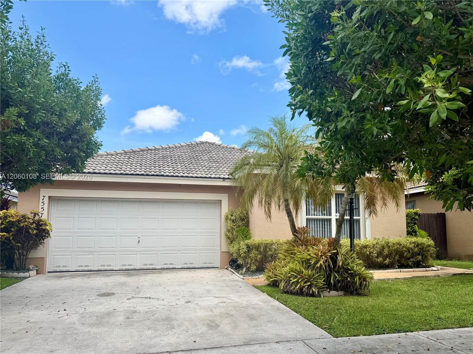 7557 SW 164th Ct, Miami, FL 33193 photo 2