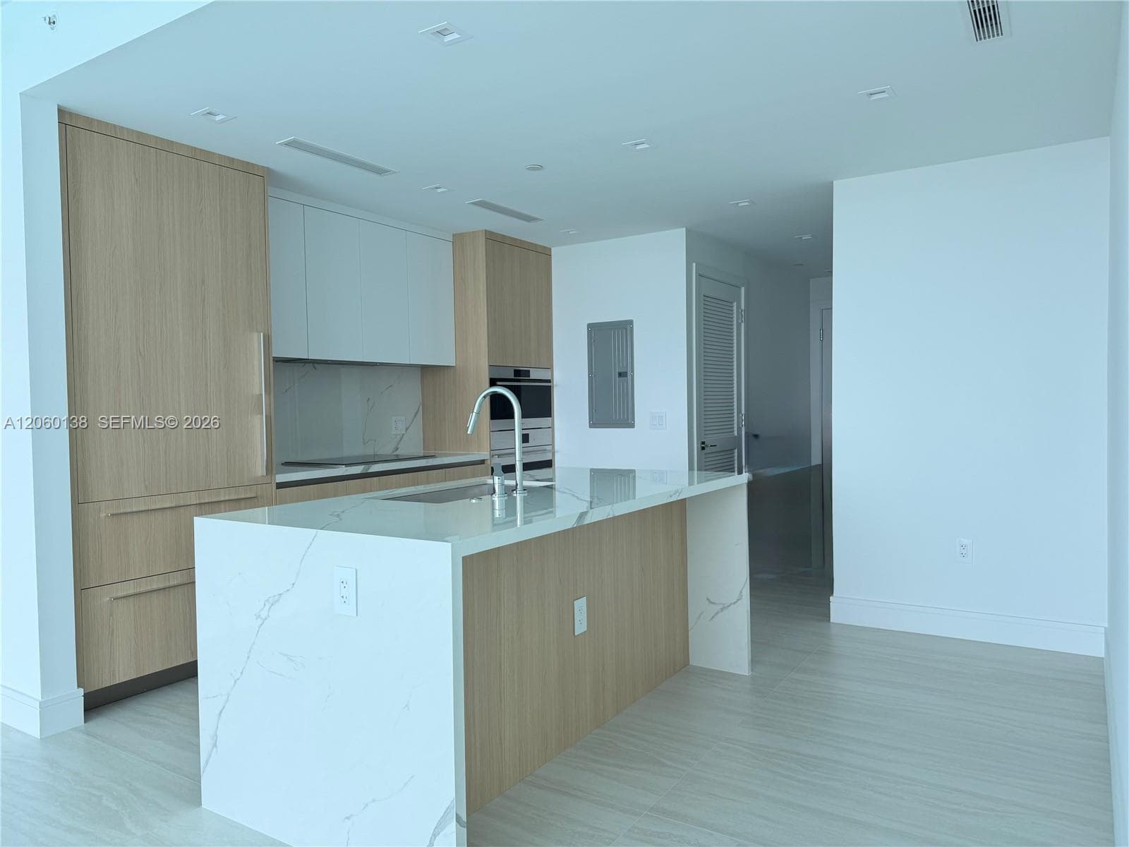 2411 Laguna Circle # 1510, North Miami FL 33181 photo 2