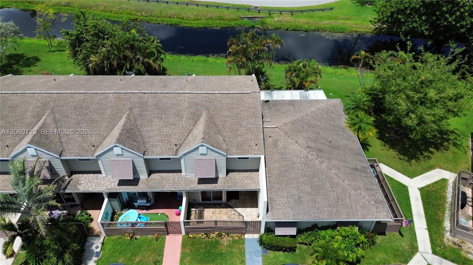 309 W Hemingway Cir, Margate FL 33063 photo 4