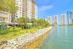 400 Kings Point Dr # 320, Sunny Isles Beach FL 33160 photo 2
