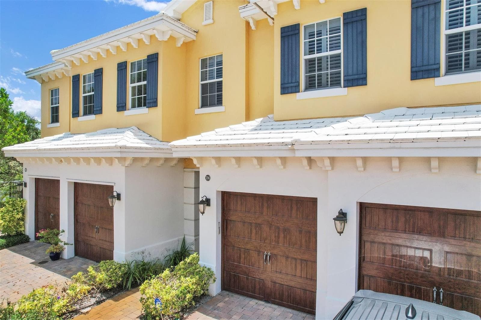 206 Mariner Court, North Palm Beach FL 33408 photo 2