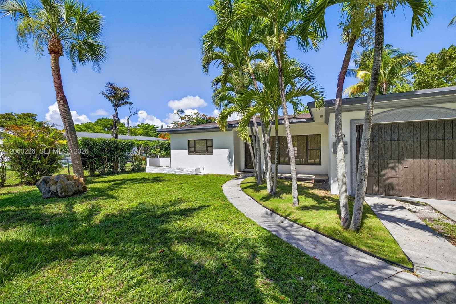 17150 NE 18th Ave, North Miami Beach FL 33162 photo 4