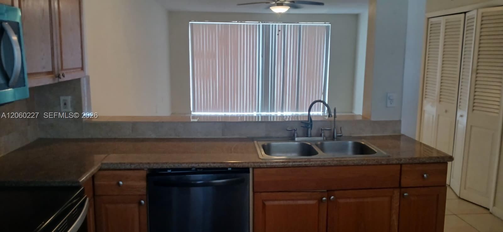 1591 NE Miami Gardens Dr # 205, Miami FL 33179 photo 4