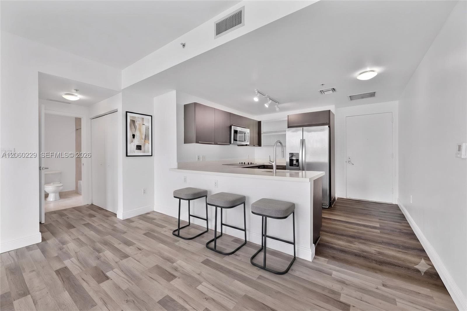 90 SW 3rd St # 2001, Miami FL 33130 photo 3