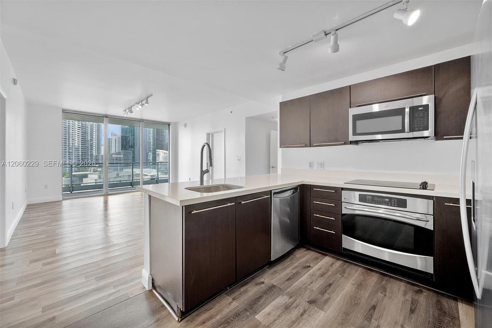 90 SW 3rd St # 2001, Miami FL 33130 photo 5