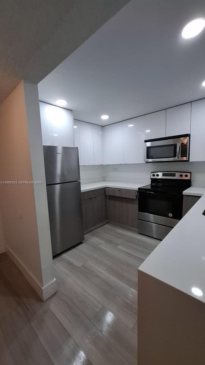 20860 San Simeon Way # 108-6, Miami, FL 33179 photo 3
