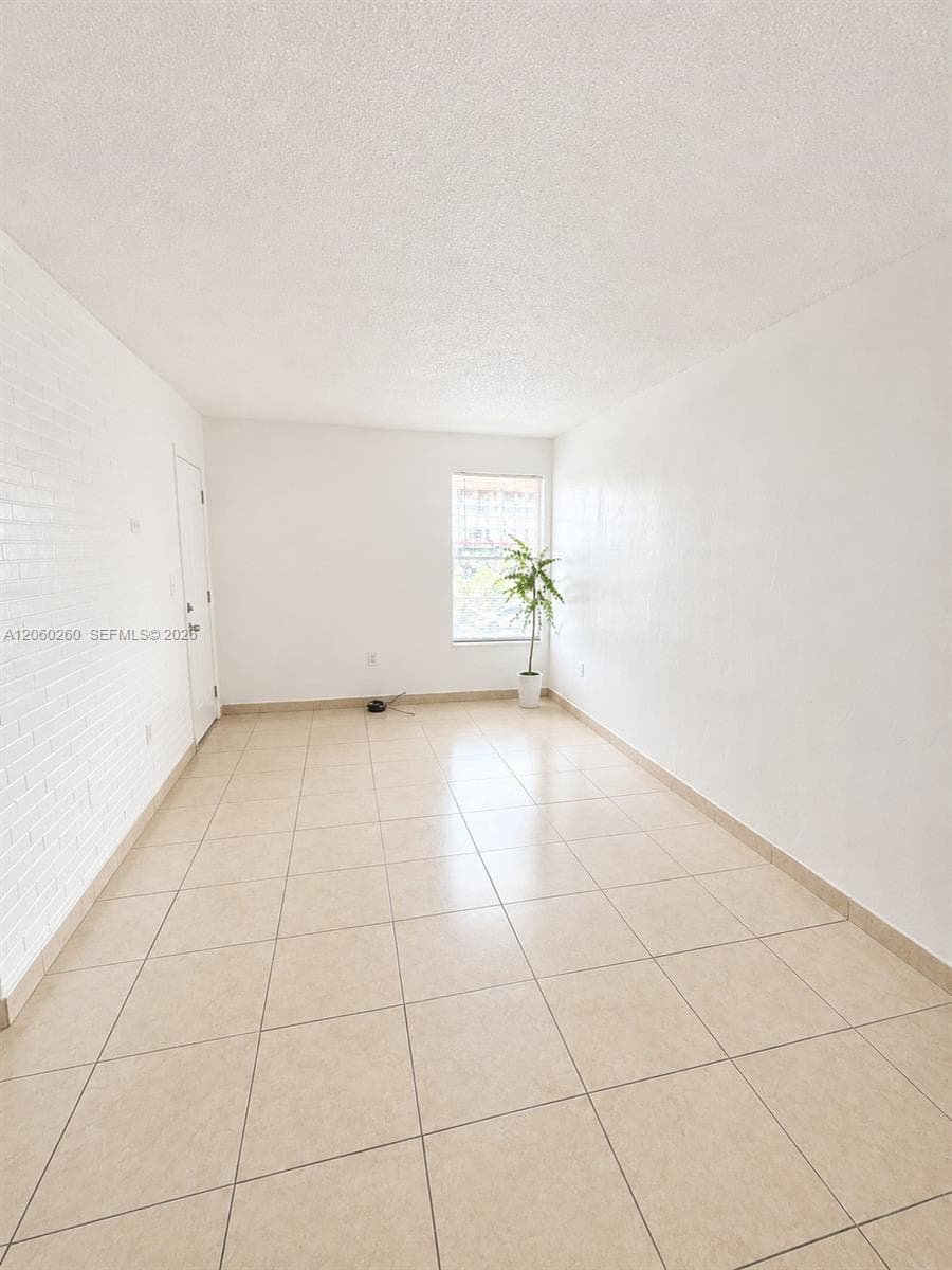 6850 W 14th Ct # C04, Hialeah FL 33014 photo 3