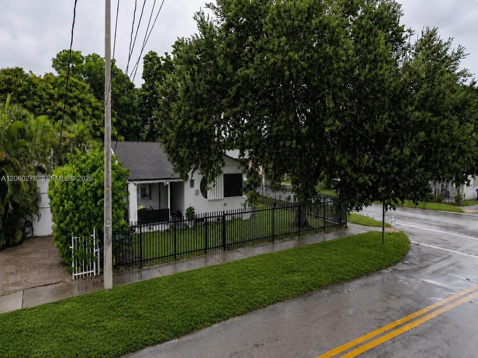1501 NW 42nd St, Miami FL 33142 photo 3