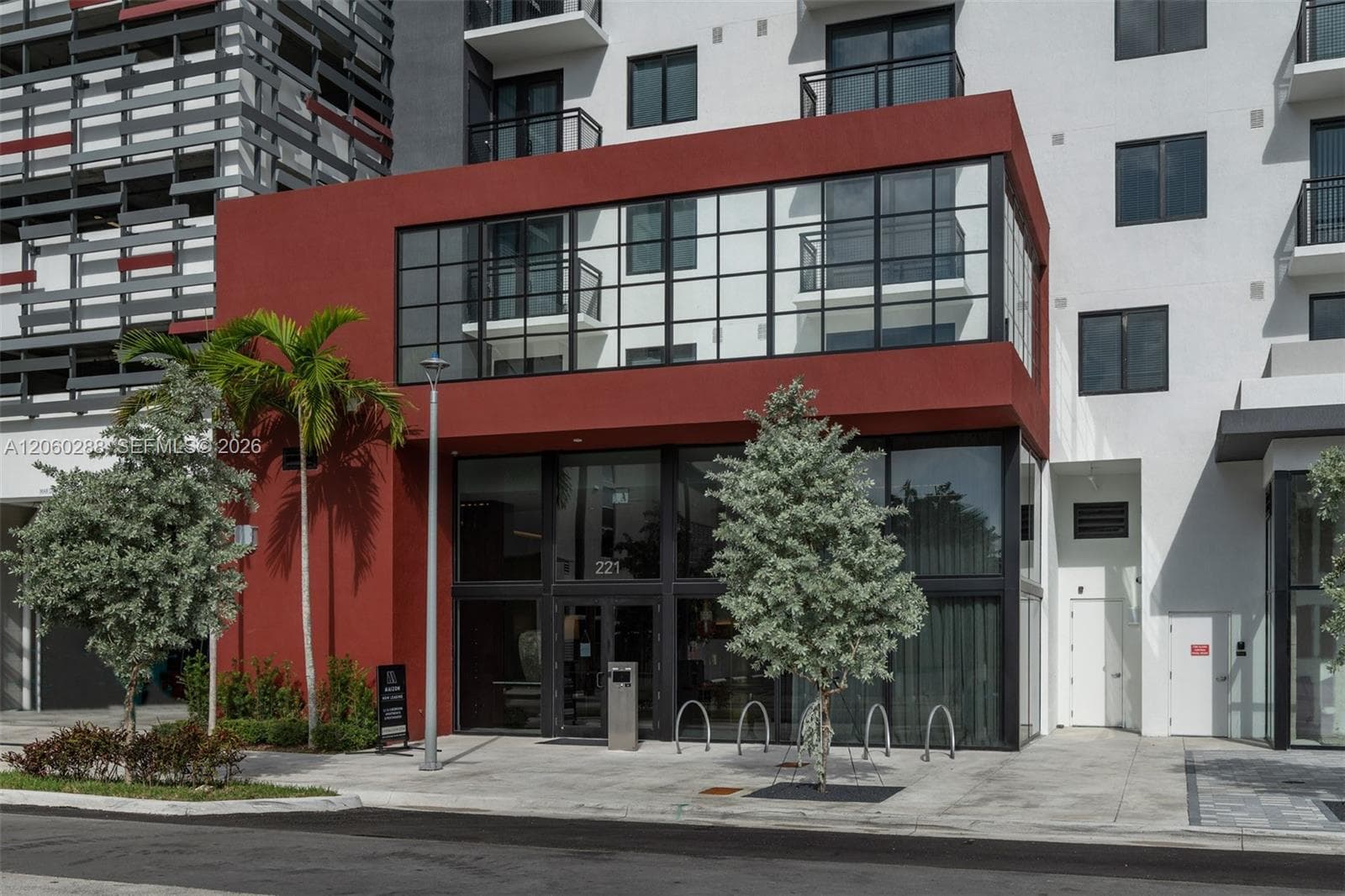 221 SW 12th St # 505, Miami FL 33130 photo 2