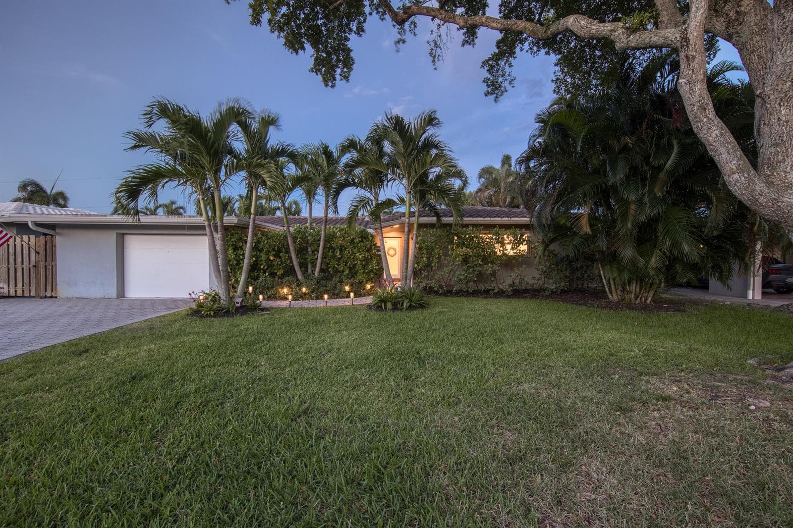3652 NE 18TH Avenue, Oakland Park FL 33334 photo 2