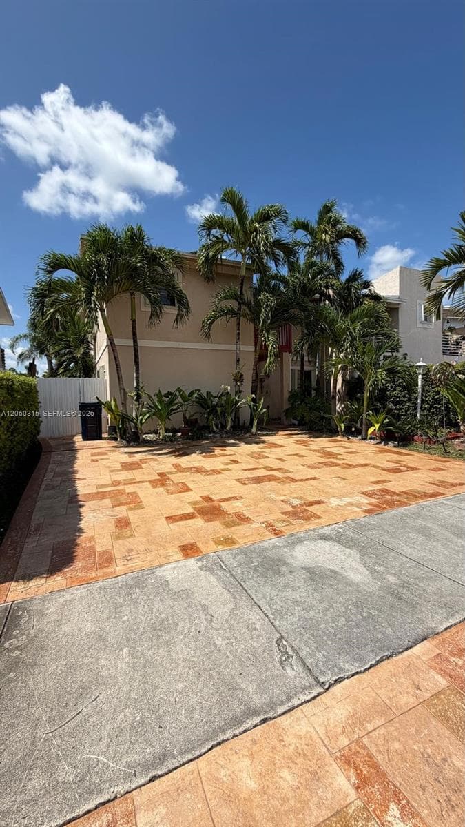 10960 SW 25th St, Miami FL 33165 photo 2
